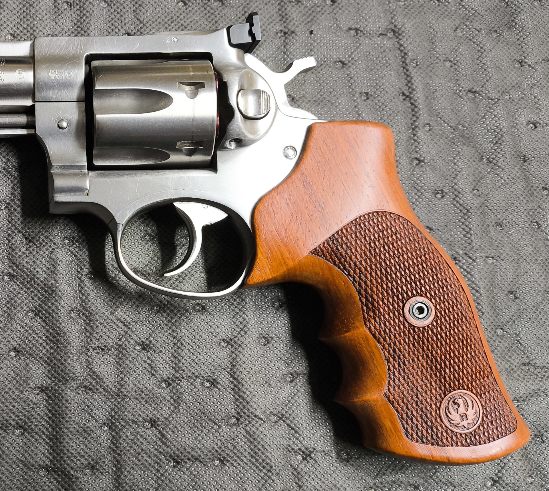 Ruger GP100 Griffschalen von Feelsgoodgrips – Bild 1
