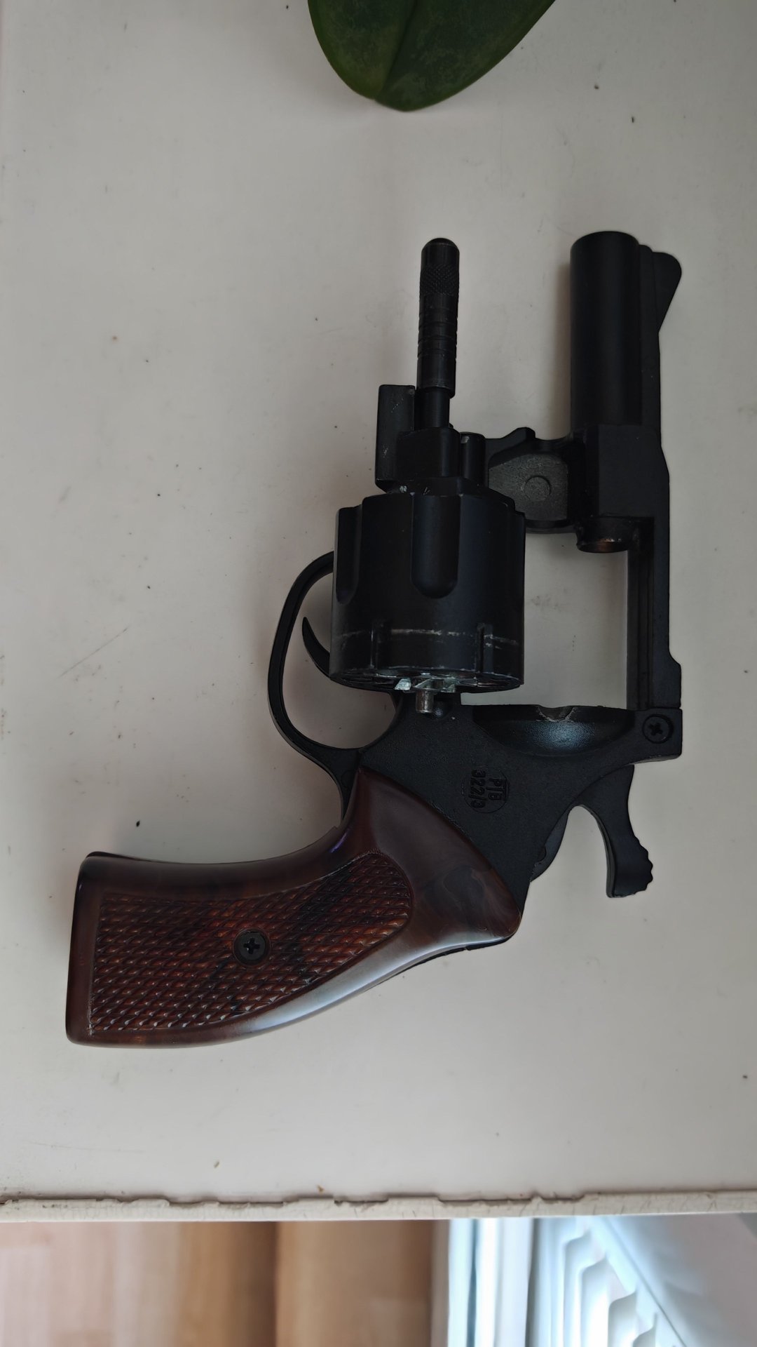 Revolver Double Action Modell Champion cal 380 bzw 9mm Schreckschuss Pistole – Bild 3