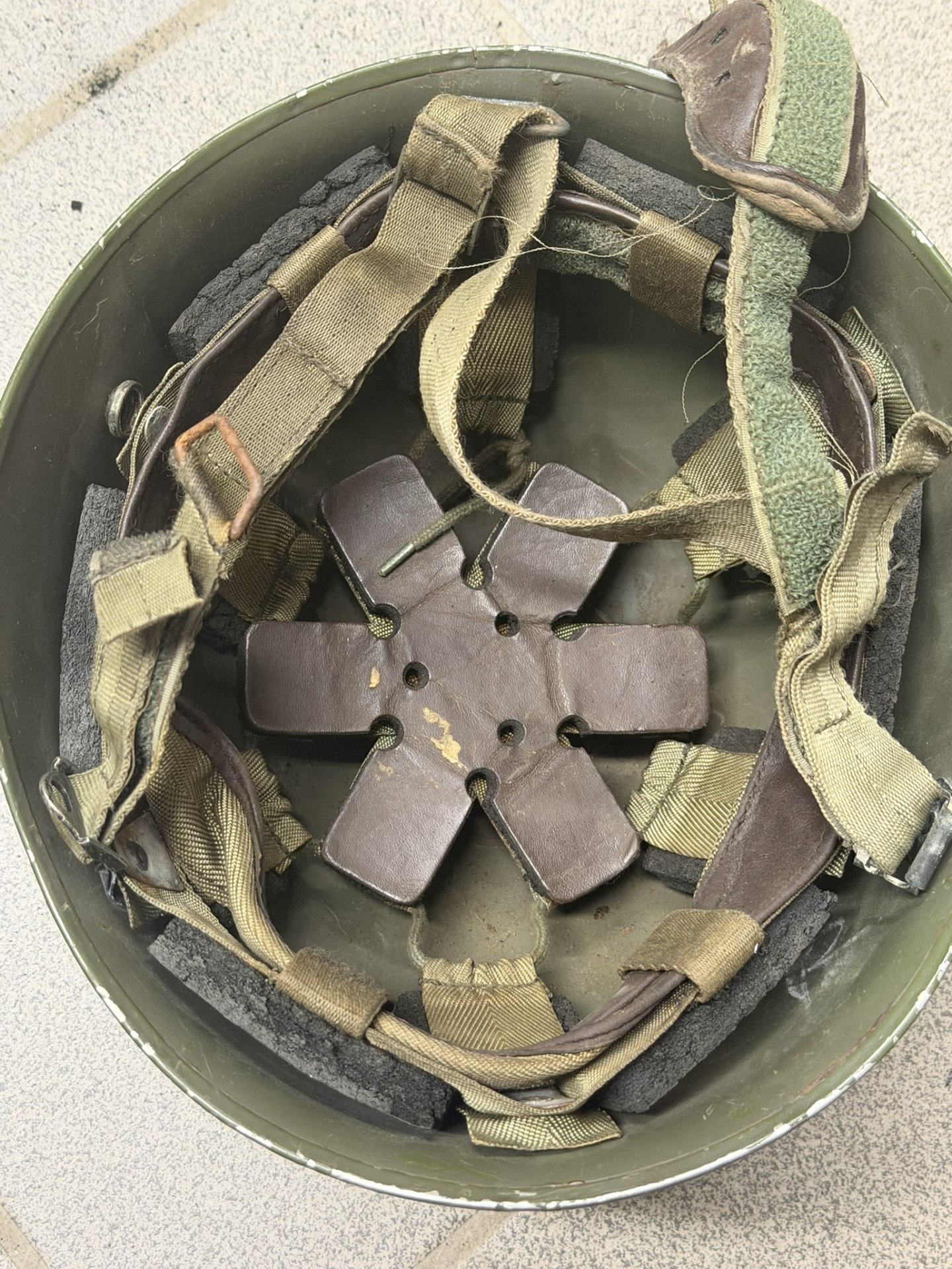 Französischer Stahlhelm, Fallschirmjäger oder MP? – Bild 2