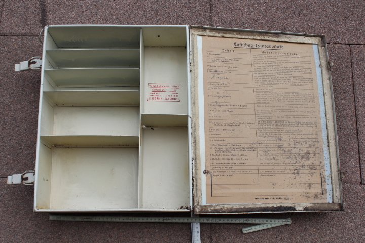 Große Luftschutz Hausapotheke. Original WKII 1941 – Bild 2