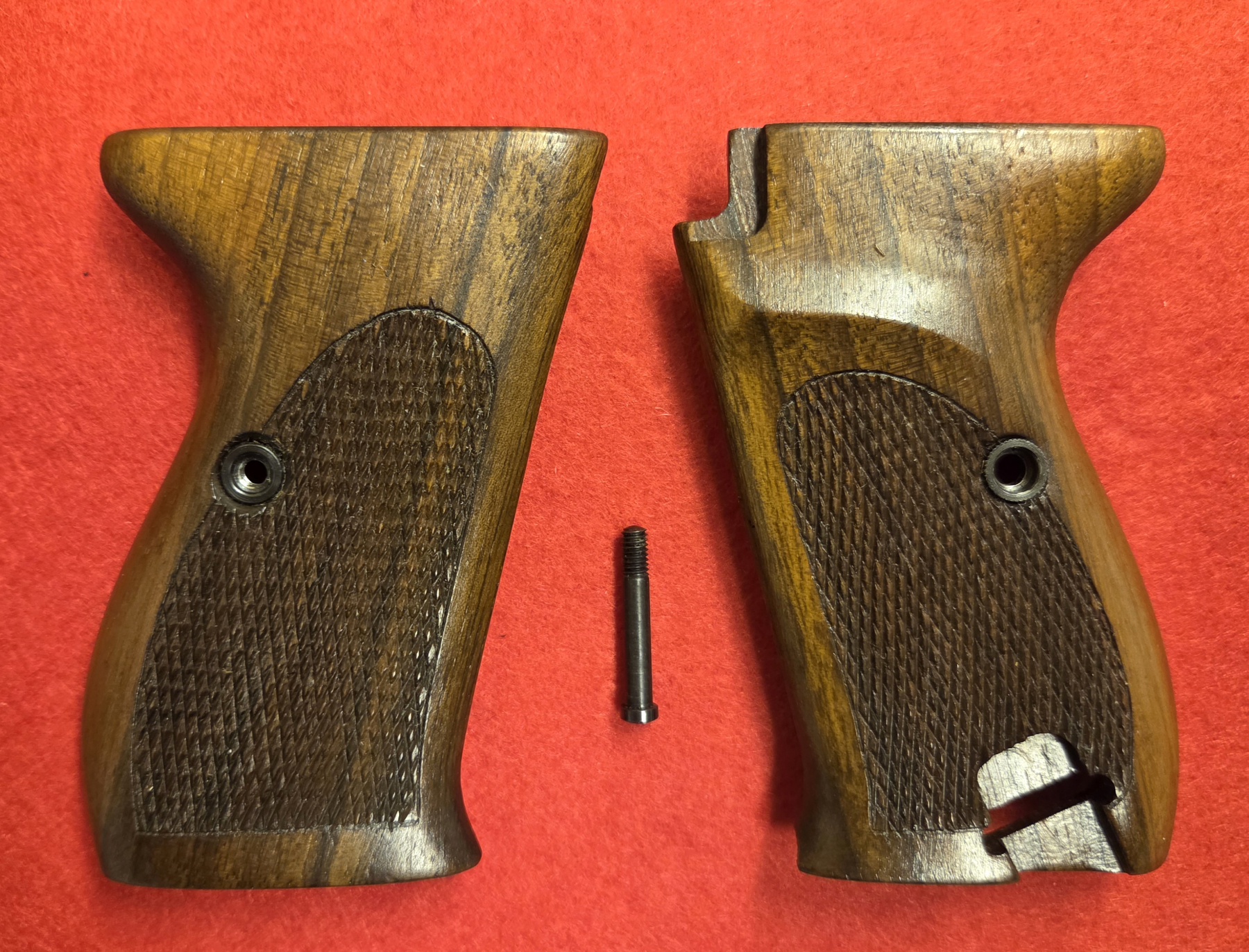 Schöne Holzgriffschalen für Walther P. 38 / P1 aus Sonderserie "100 Jahre Walther". Selten ! – Bild 1