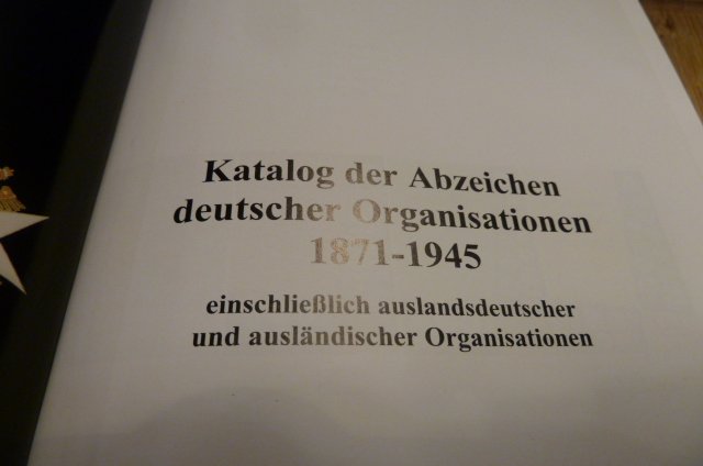 Buch/Katalog - Abzeichen Deutscher Organisationen Hüsken 1871-1945 – Bild 2