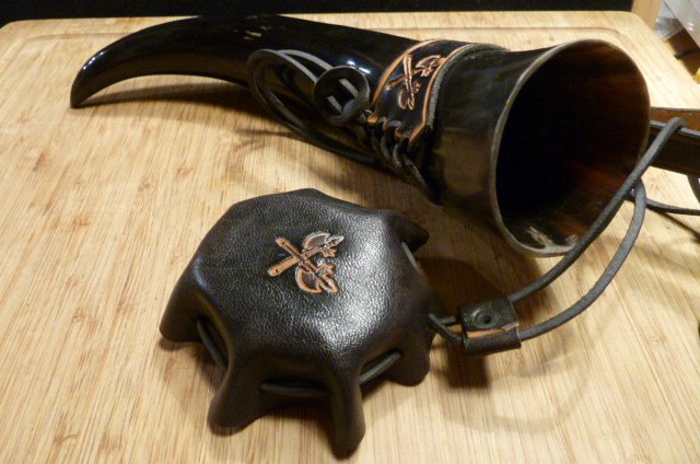 Original Horn/Kuh/Stier Trinkhorn Leder/Deckel/Halterung Trapper/Wikinger/Indianer – Bild 6