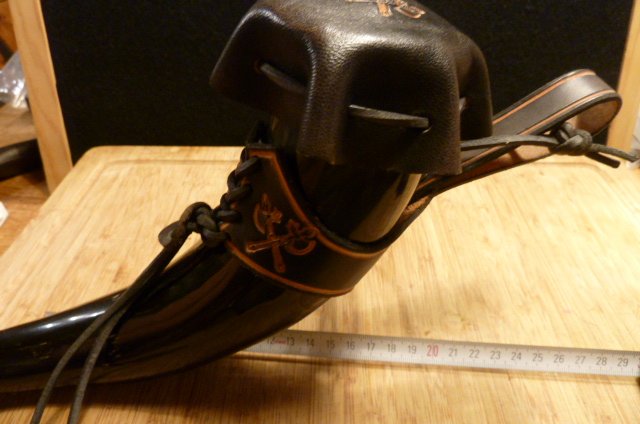 Original Horn/Kuh/Stier Trinkhorn Leder/Deckel/Halterung Trapper/Wikinger/Indianer – Bild 4