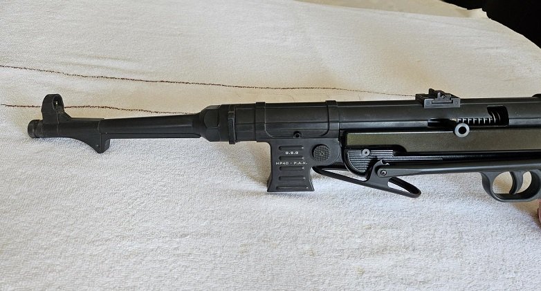 Legende GSG MP40: Nachbau der legendären MP 40 im Kaliber 9 mm P.A.K. PTB-Nr. 987 – Bild 3
