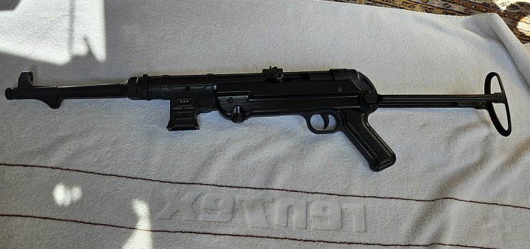 Legende GSG MP40: Nachbau der legendären MP 40 im Kaliber 9 mm P.A.K. PTB-Nr. 987 – Bild 5