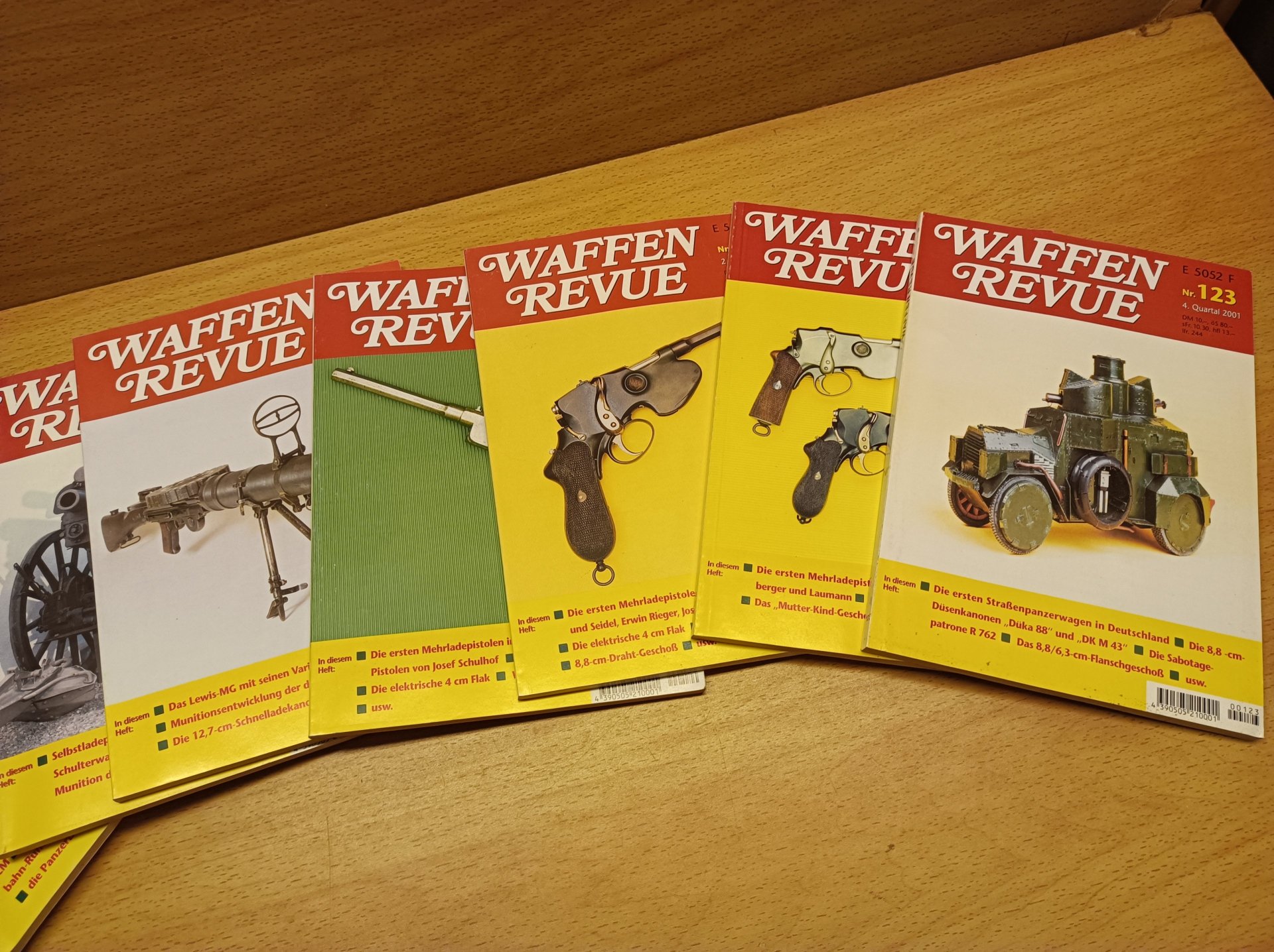 Waffen-Revue von 2000 und 2001 – Bild 1