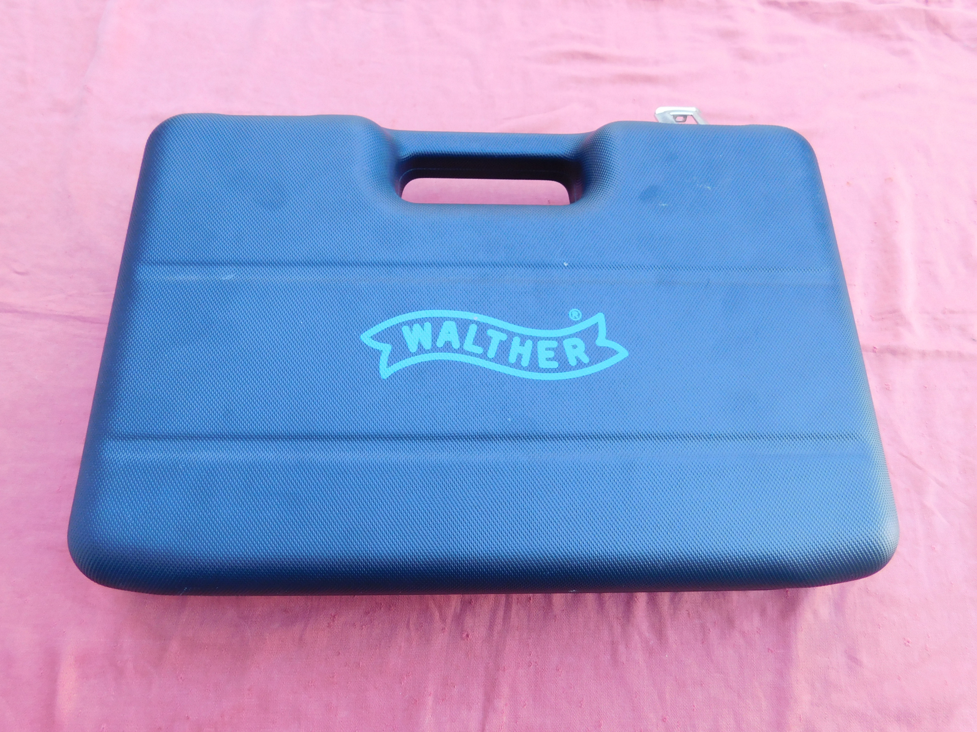 Walther PPQ 2M 5 Zoll mit Red Dot Kal. 9 mm Luger mit Reservemagazin und Koffer – Bild 4