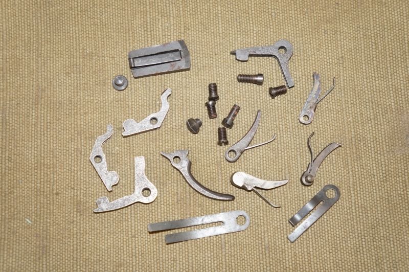 Konvolut (20 Stück) gebrauchte Ersatzteile für verschiedene Percussions Revolver – Bild 1