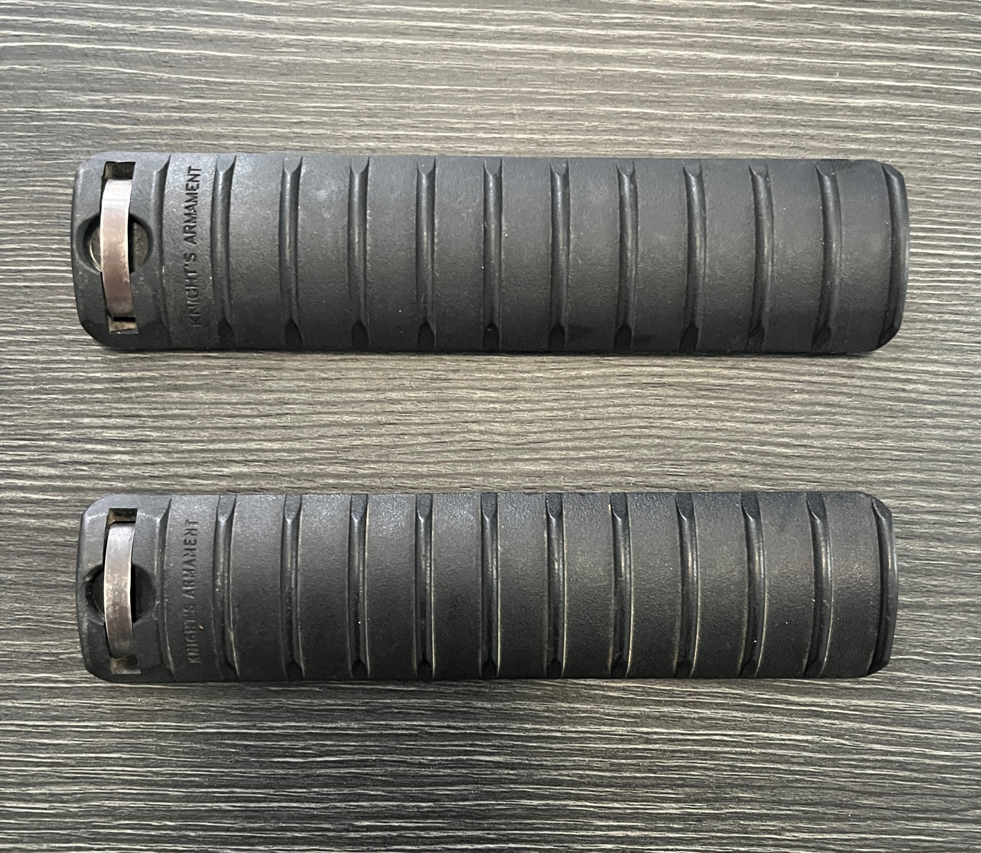 2x Knights Armament KAC 11 rib rail panel cover picatinny Abdeckung AR15 / AR-15 – Bild 1