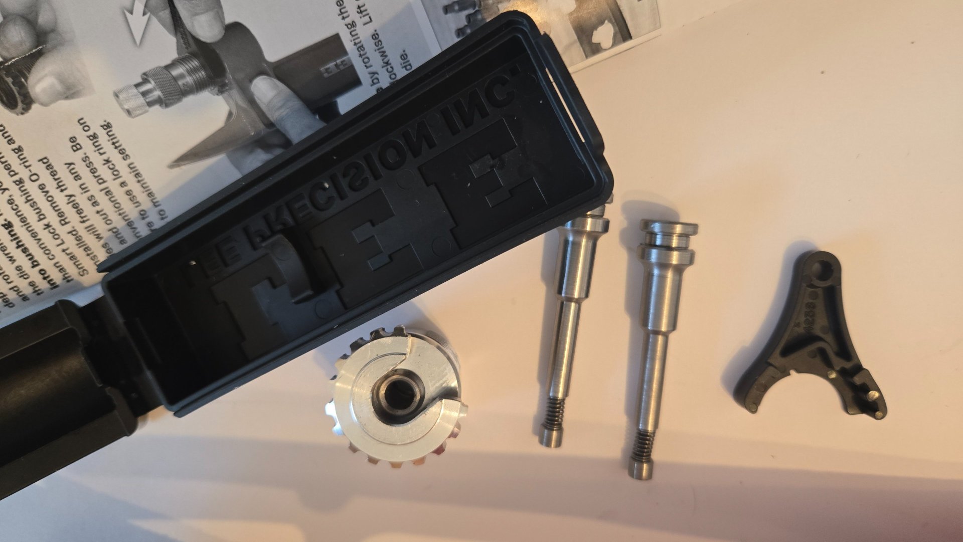 LEE Handpresse Breechlock mit ZH-Setzer – Bild 3
