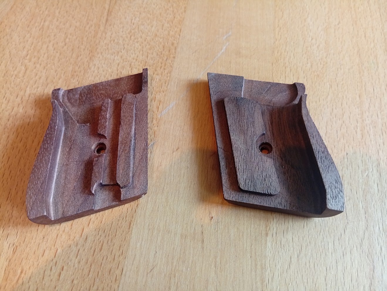 Holzgriffschalen für Röhm RG9 / RG90 – Bild 2