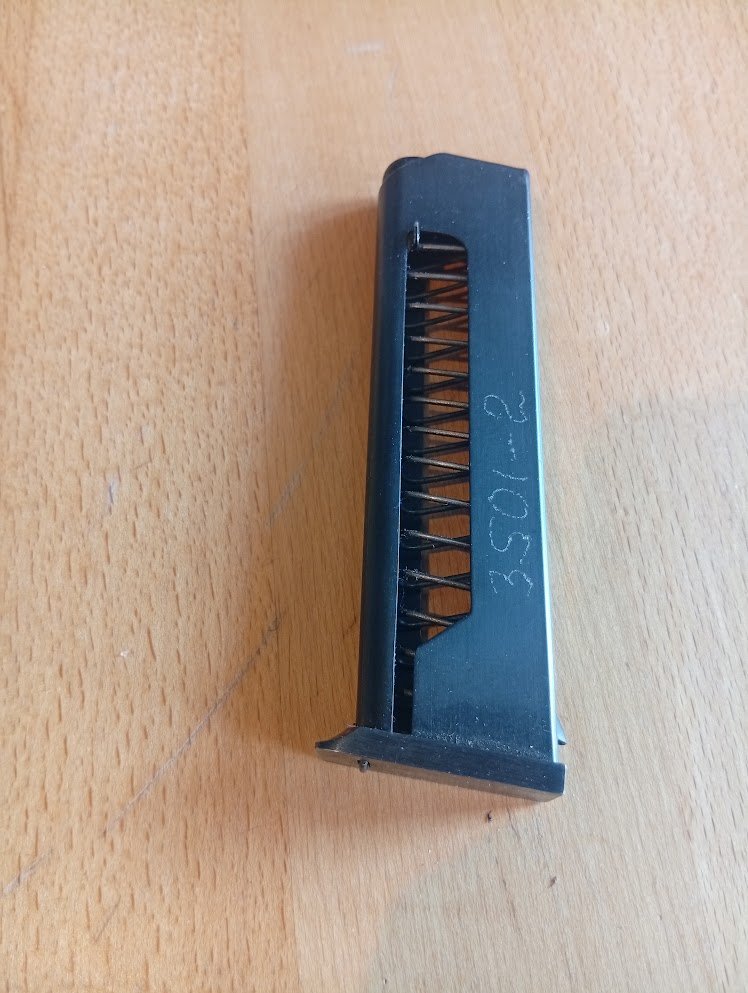 Original Magazin Makarov 9mm Makarov 8 Schuss super Zustand – Bild 2