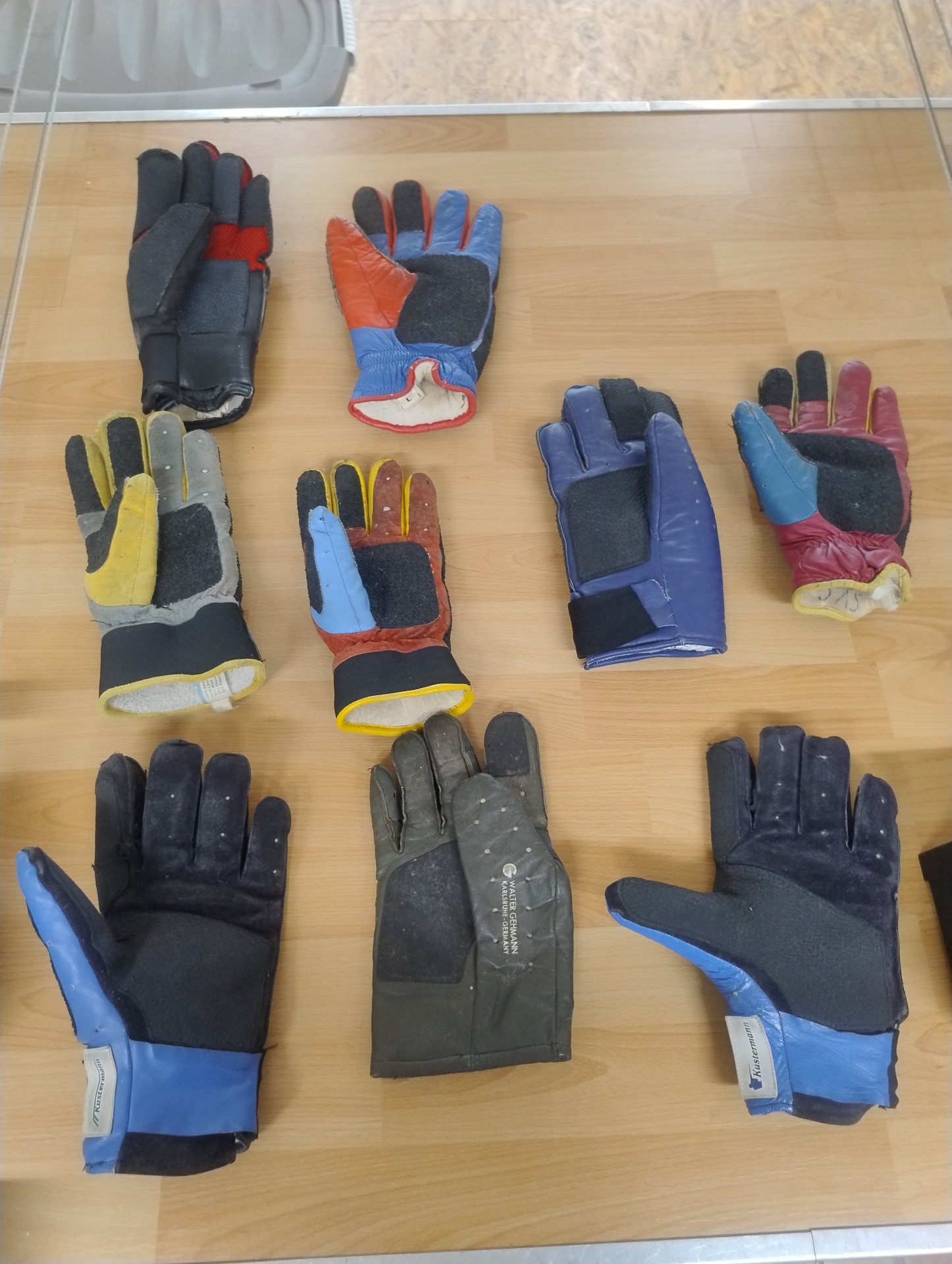Konvolut 9 Schießhandschuhe in verschiedenen Größen ab XS bis XL – Bild 1
