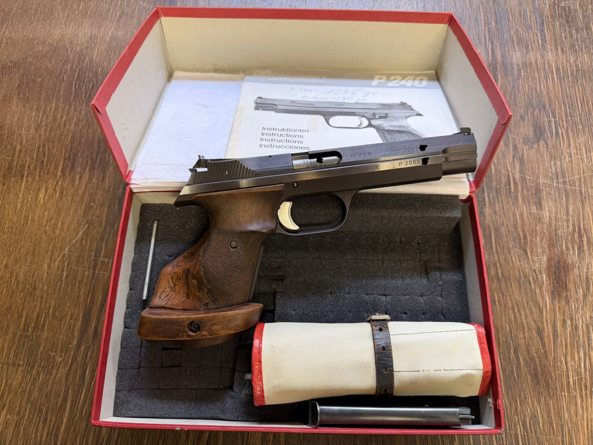 SIG Hämmerli P240 – Kal. .38 Spl W.C. – Komplettes Sammler-Set im Originalkarton (1977) – Bild 1