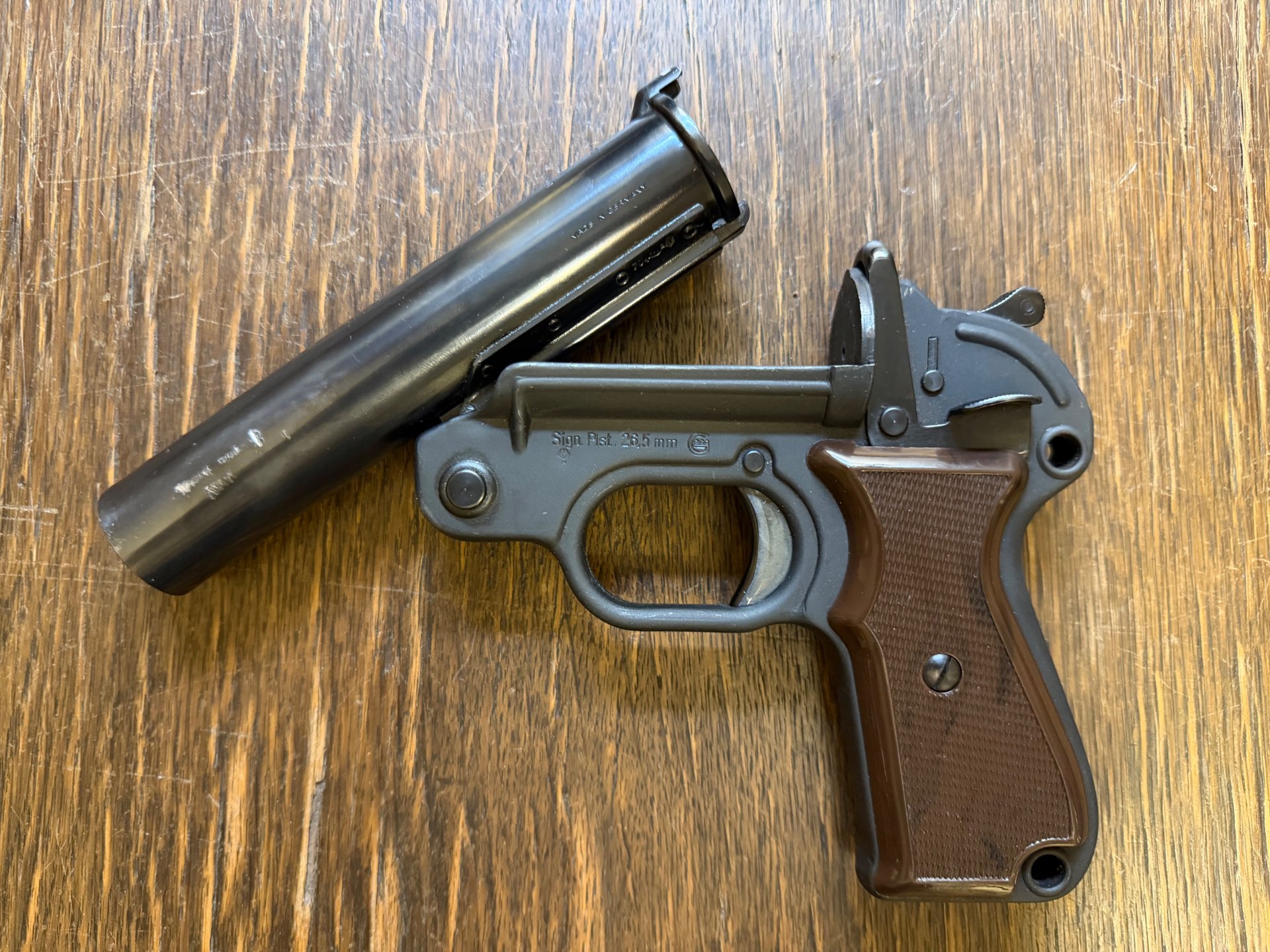 Original Bundeswehr Signalpistole HK P2A1 Kal. 4 – Guter Zustand mit fast neuem Lederholster! – Bild 2