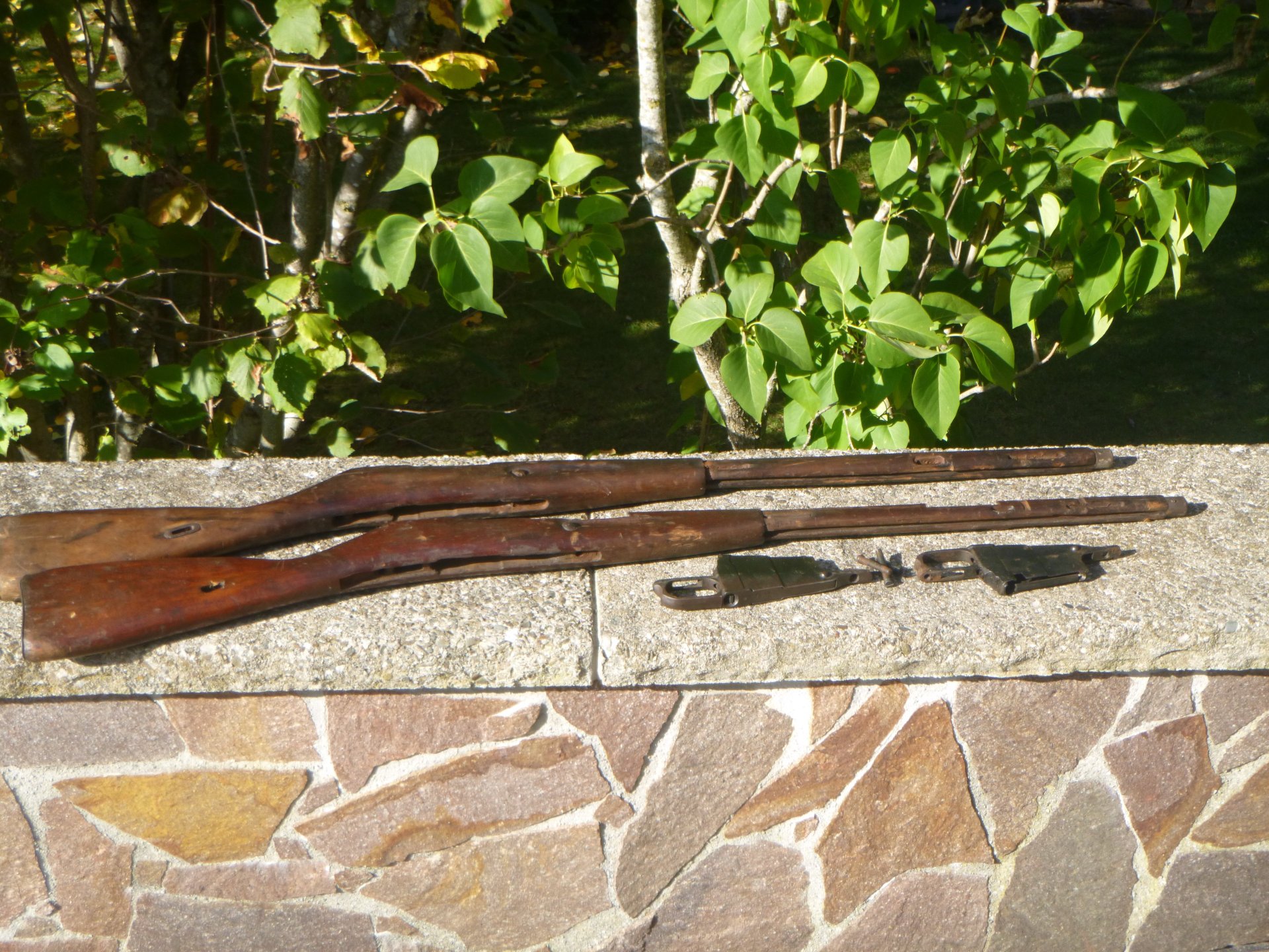 Zwei Schäfte Russland Gewehr M 91 – Bild 1