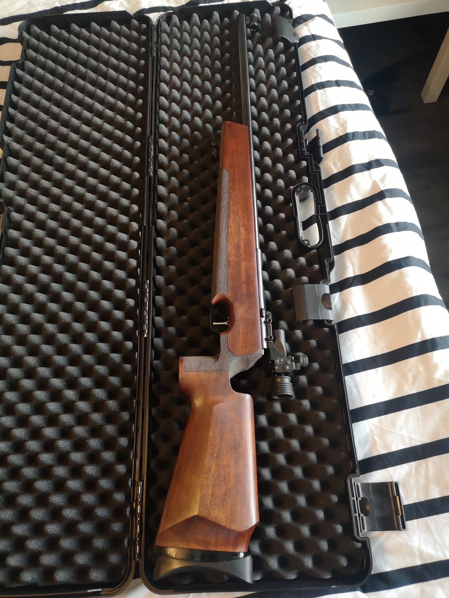 Weihrauch HW 60 , Matchgewehr .22 , unverbastelt. – Bild 2
