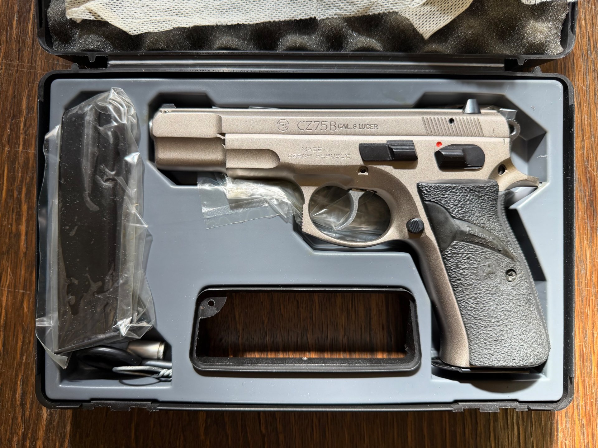 Seltene CZ 75 „Pre-B / Transitional“ Satin Nickel (Voll-Silber) – Rarität von 1995 in OVP! – Bild 1