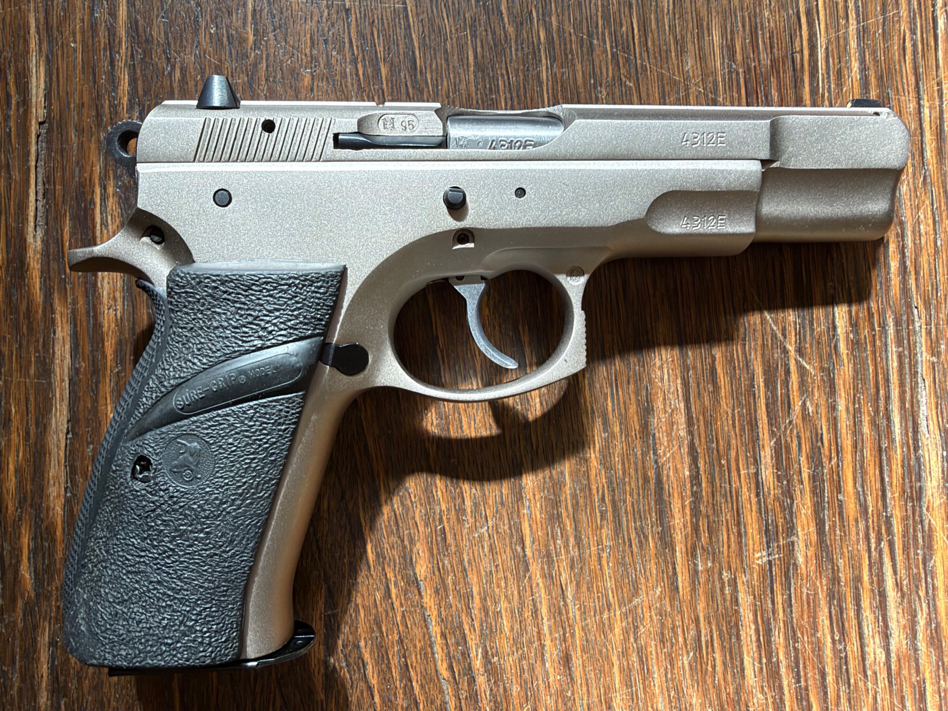 Seltene CZ 75 „Pre-B / Transitional“ Satin Nickel (Voll-Silber) – Rarität von 1995 in OVP! – Bild 2