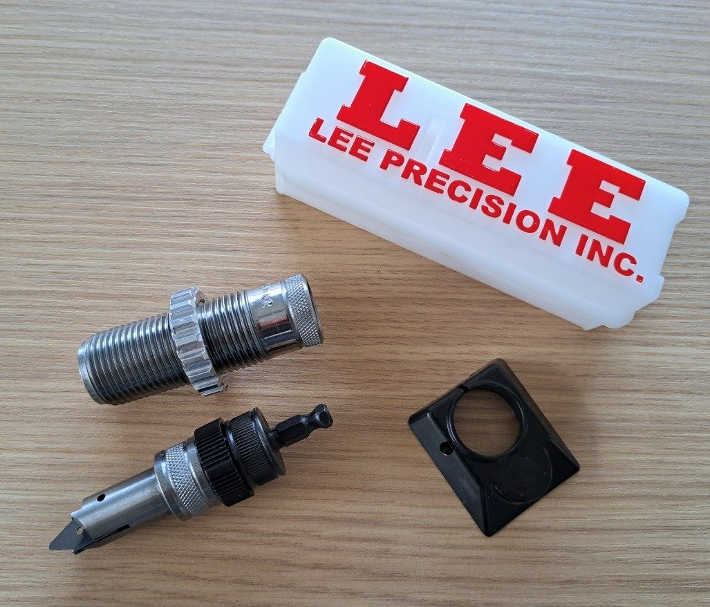 Lee Quick Trim Deluxe Power Hülsentrimmer mit Lee Haltematrize für Quick Trimmer .223 Remington – Bild 1