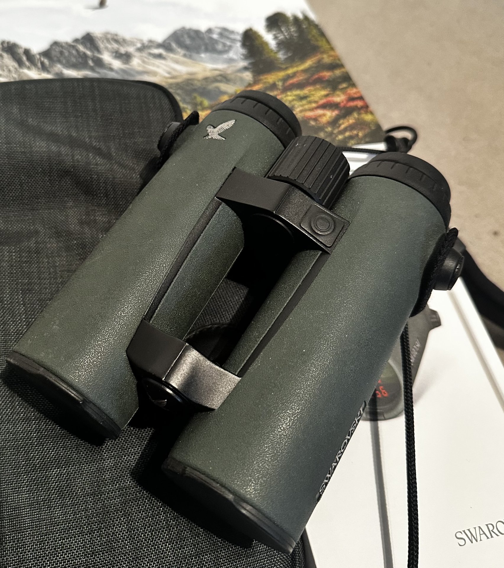 Swarovski EL Range 10x42 Fernglas mit Bino Guard – Bild 1