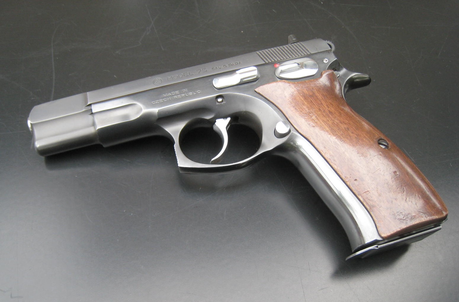 Pistole Brünner M75 Kal. 9 mm Para – Bild 1
