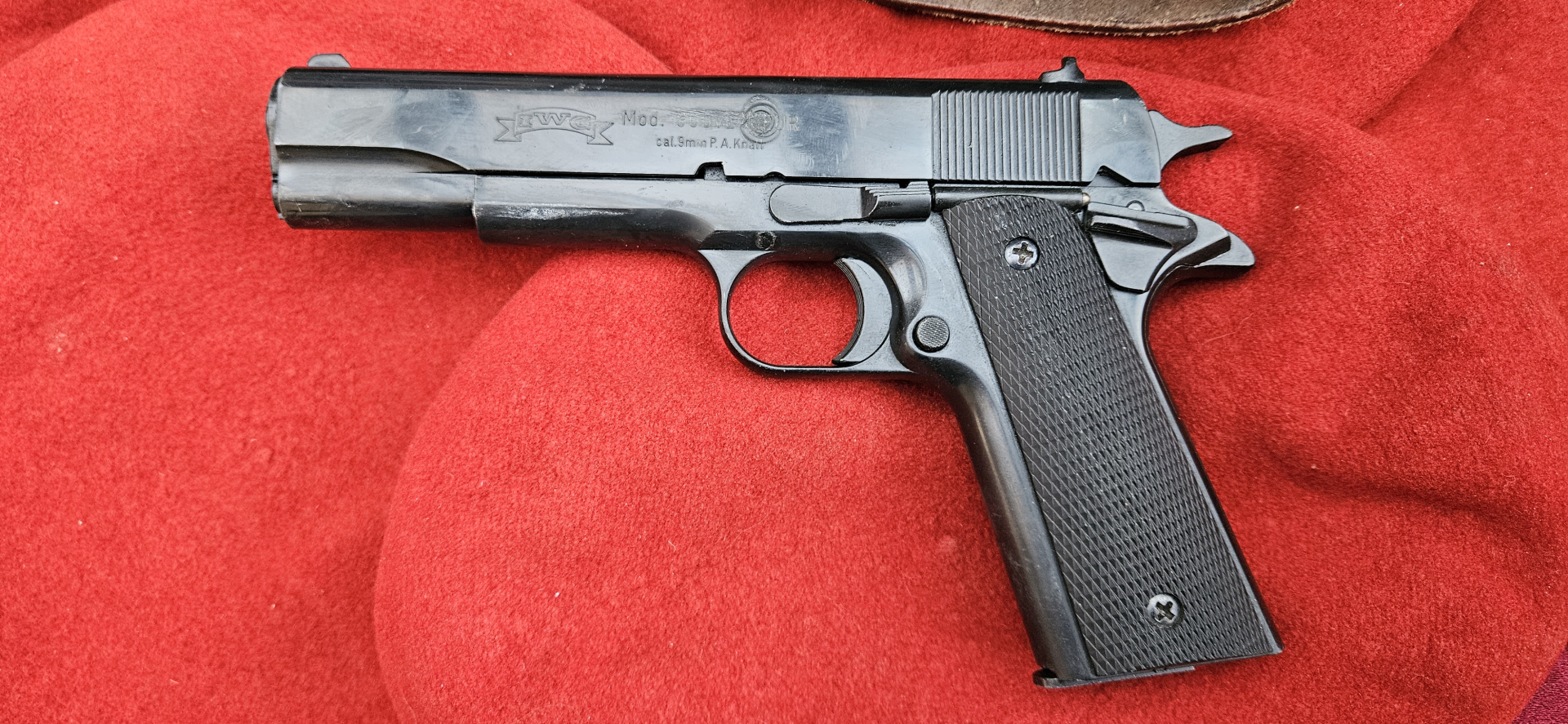IWG Mod.Gouverneur Kaliber 9mm P.A.K. schwarz brüniert mit Tasche – Bild 1