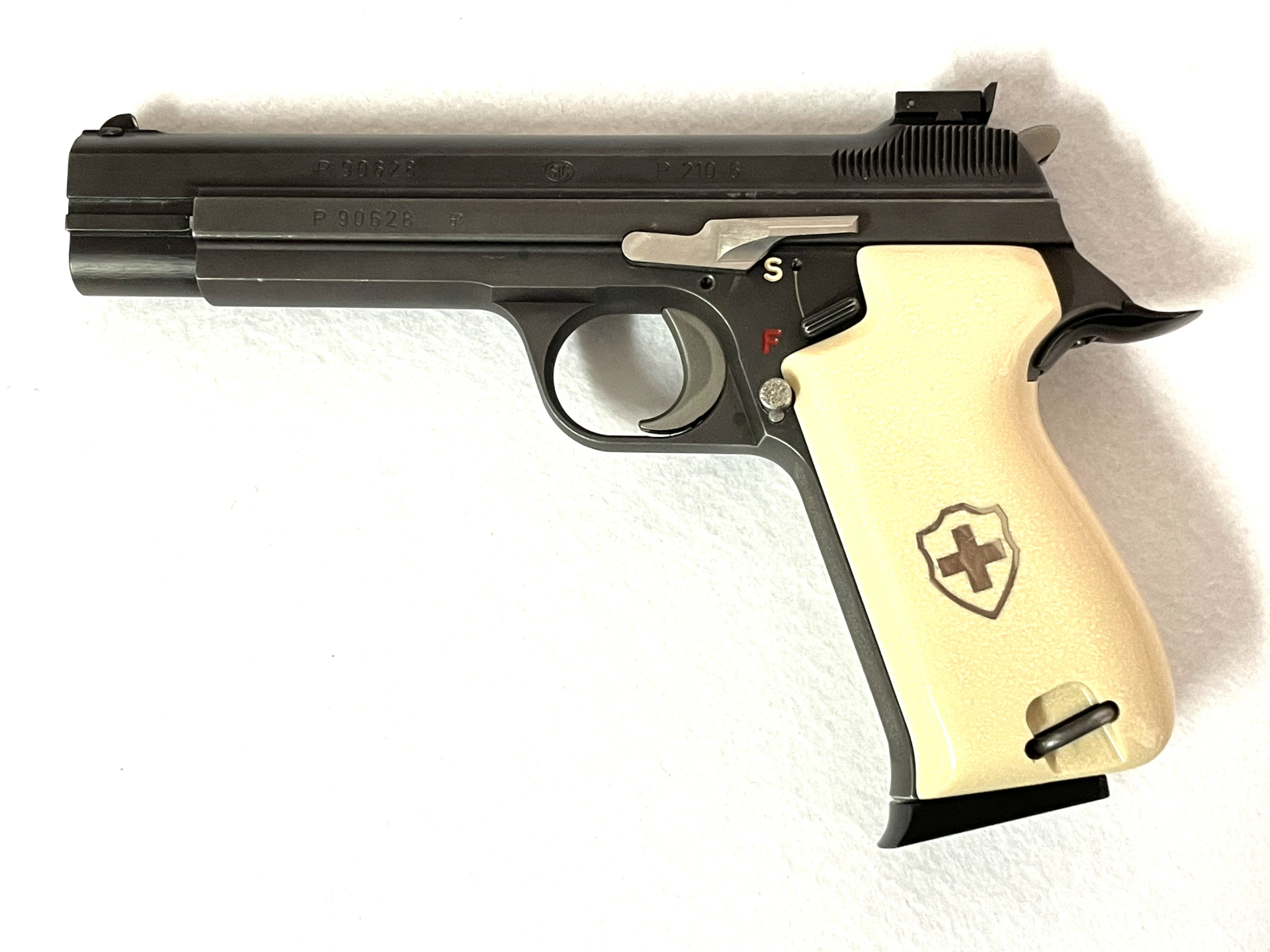 SIG P210 P49 Umbausatz Magazinknopf – Bild 2