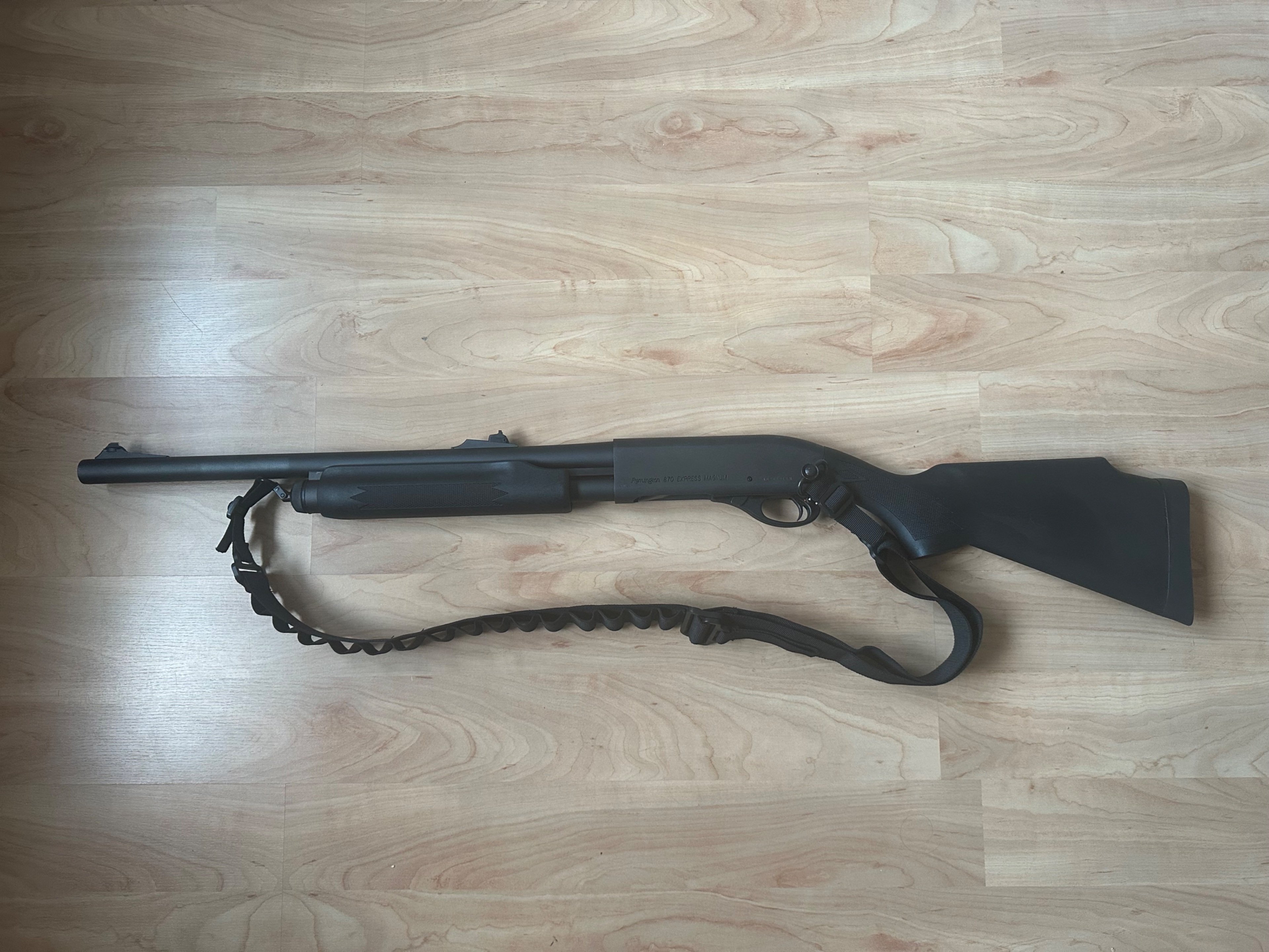 Remington 870 Express Magnum, Repetier Flinte – Bild 1