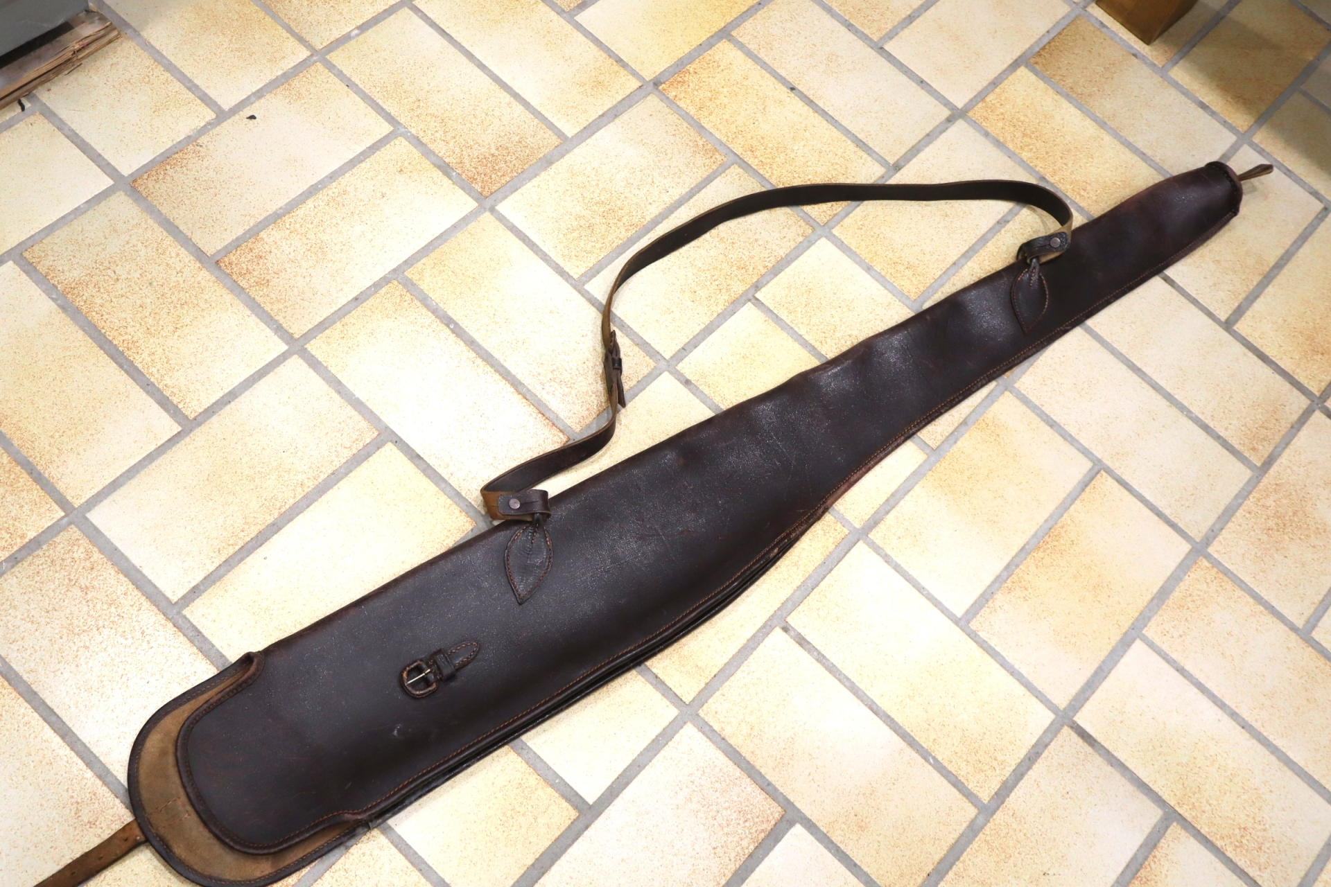 Vintage Leder-Gewehrtasche original Nr 2 – Bild 1