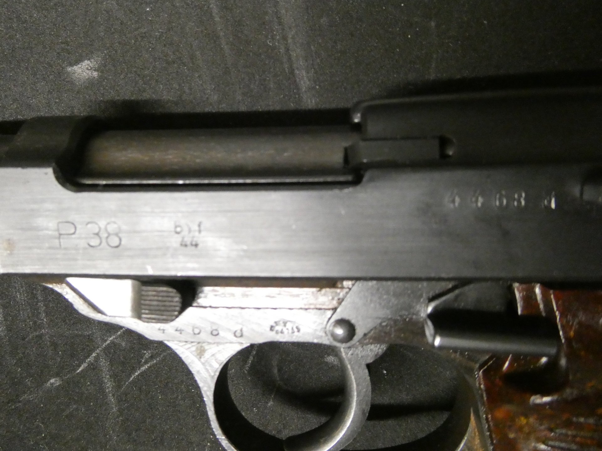 Top - Mauser byf 44 - P 38 neuwertiger Zustand, nummerngleich bis auf Magazin – Bild 5