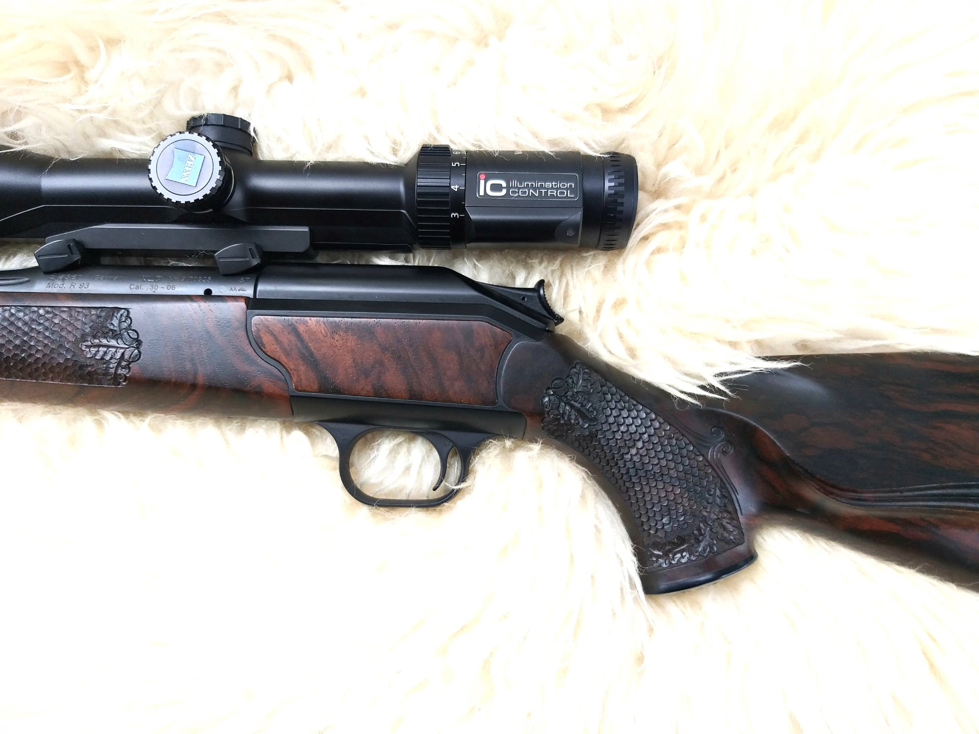 Blaser R93 Attaché Luxus Kal.: 30.06+Zeiss Variopoint 3 –12 x 56 mit iCT*M Control+ Svemko SD – Bild 2