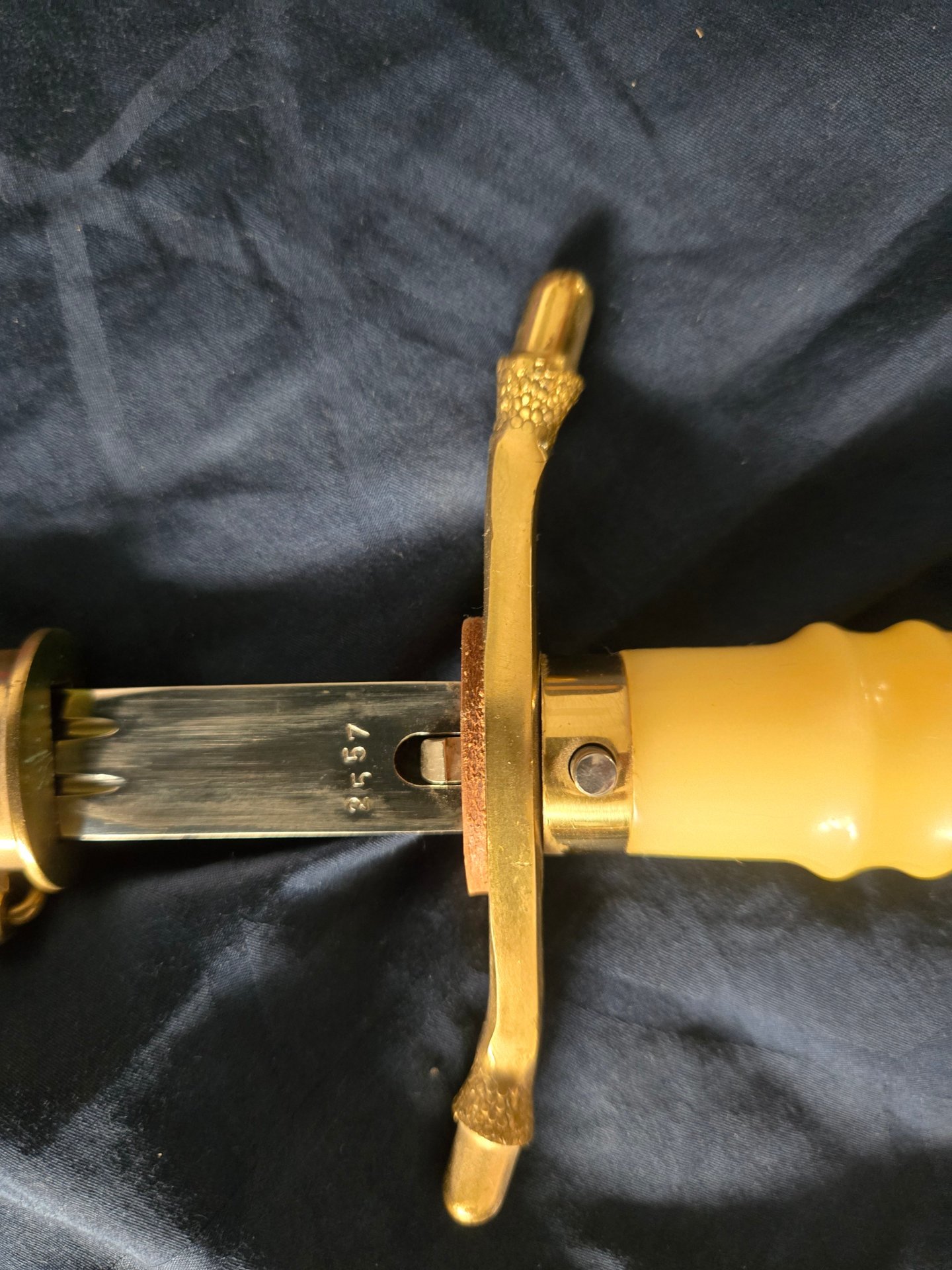 DDR NVA Ehrendolch Marine im Etui mit Gravur und Etui – Bild 2