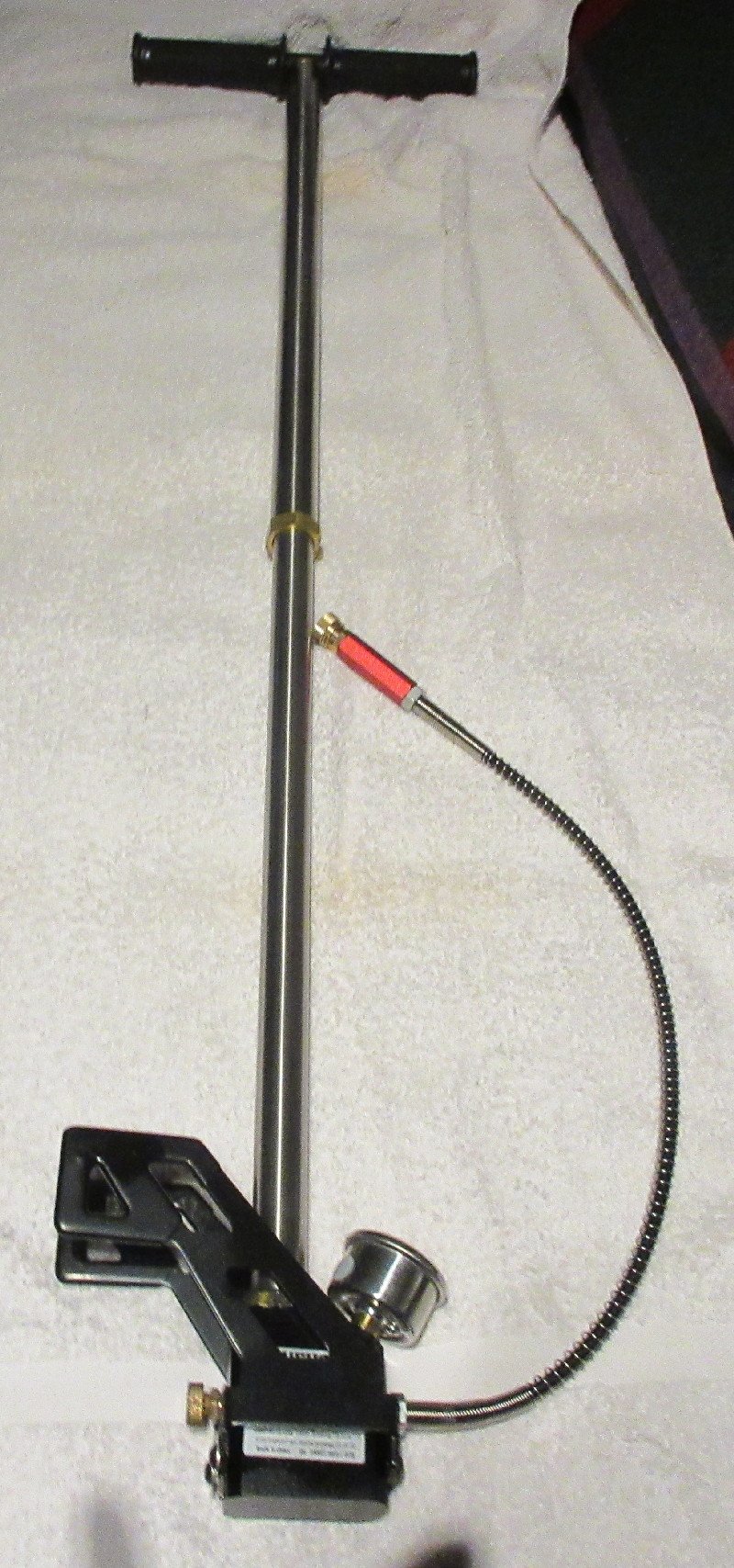 HochdruckHandpumpe für Pressluftwaffen (neuwertig) – Bild 4