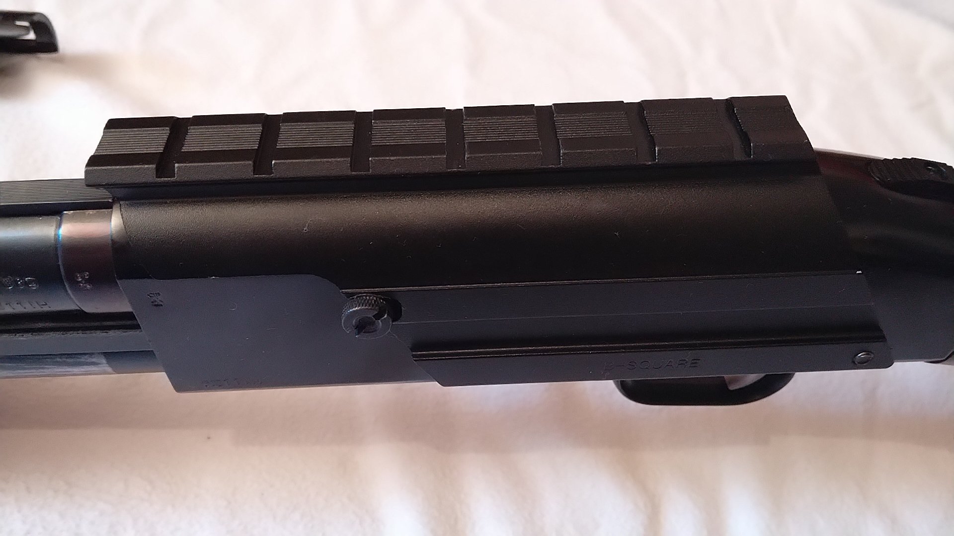 Mossberg Vorderschaftrepetierflinte / Pumpgun – Kal. 12/76 – 2 Läufe & umfangreiches Zubehör – Bild 3