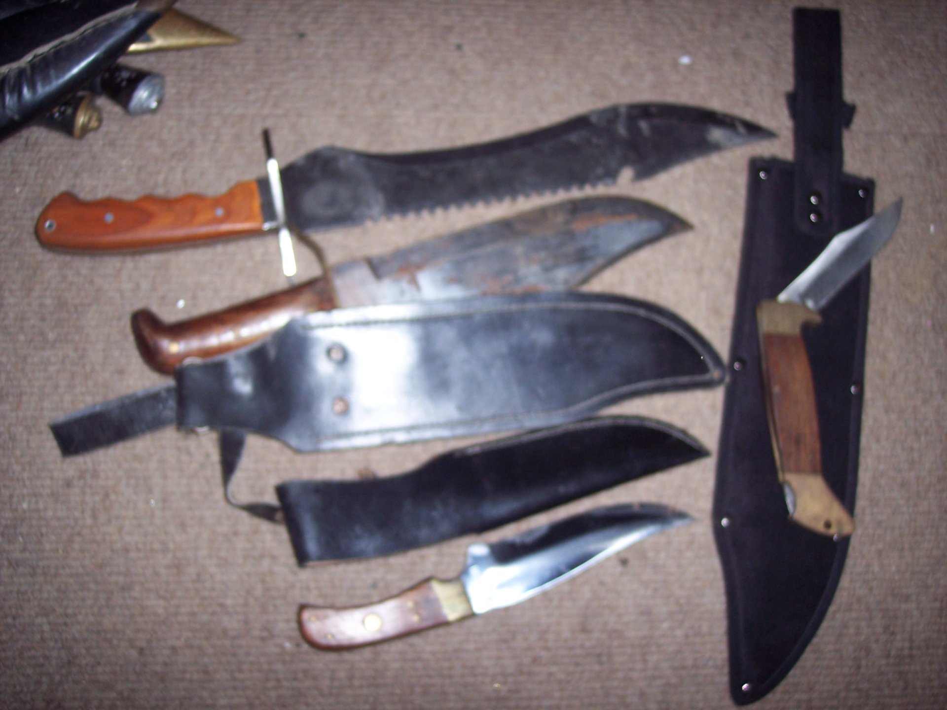 Sammlung große Jagdmesser Bowie Dolch RAMBO integral unbekannt Konvolut Dachbodenfund – Bild 2