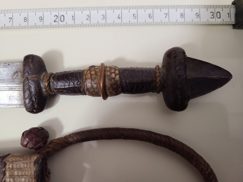 Afrikanischer alter Dolch unbek. Herkunft – Bild 3