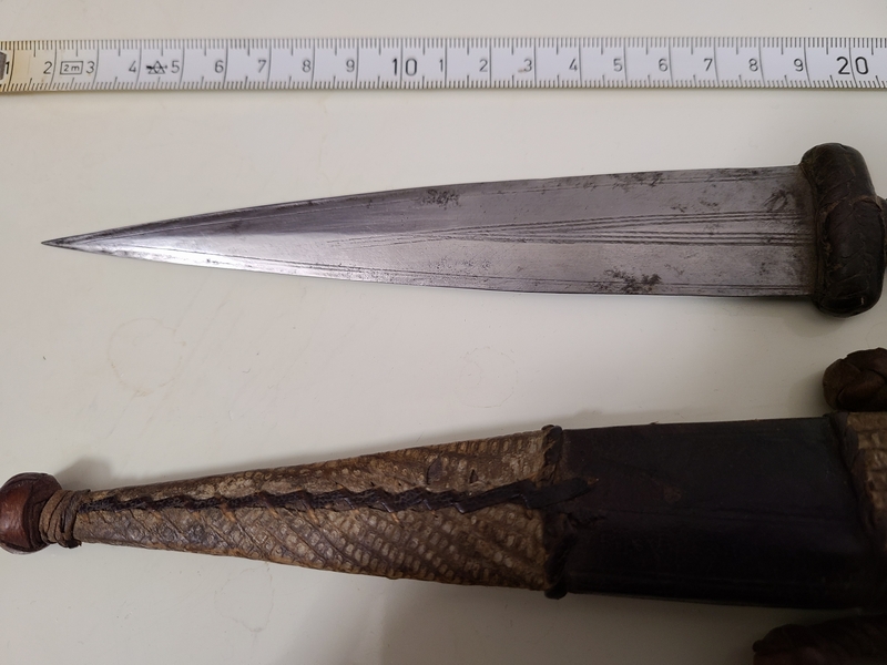 Afrikanischer alter Dolch unbek. Herkunft – Bild 4