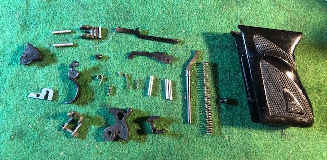 HK4 H&K 4 Kleinteile für Griffstück – Bild 1