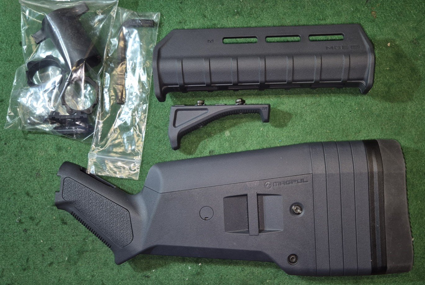Magpul SGA Hinter- und MOE Vorschaft plus Handstop für Mossberg 590 (/A1) 12 ga. – Bild 1