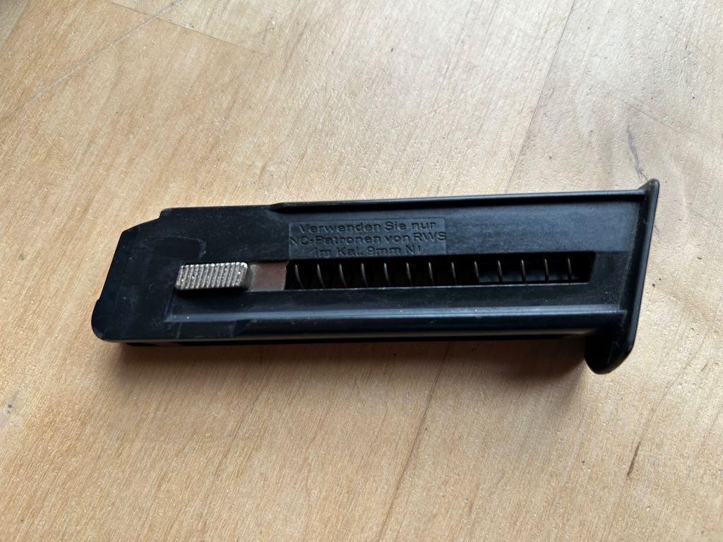 Weihrauch HW94 Schreckschuss Pistole 9mmRK (.380 Knall) PTB 467 inkl. Munition (Pfeffer, CS, Knall) – Bild 6