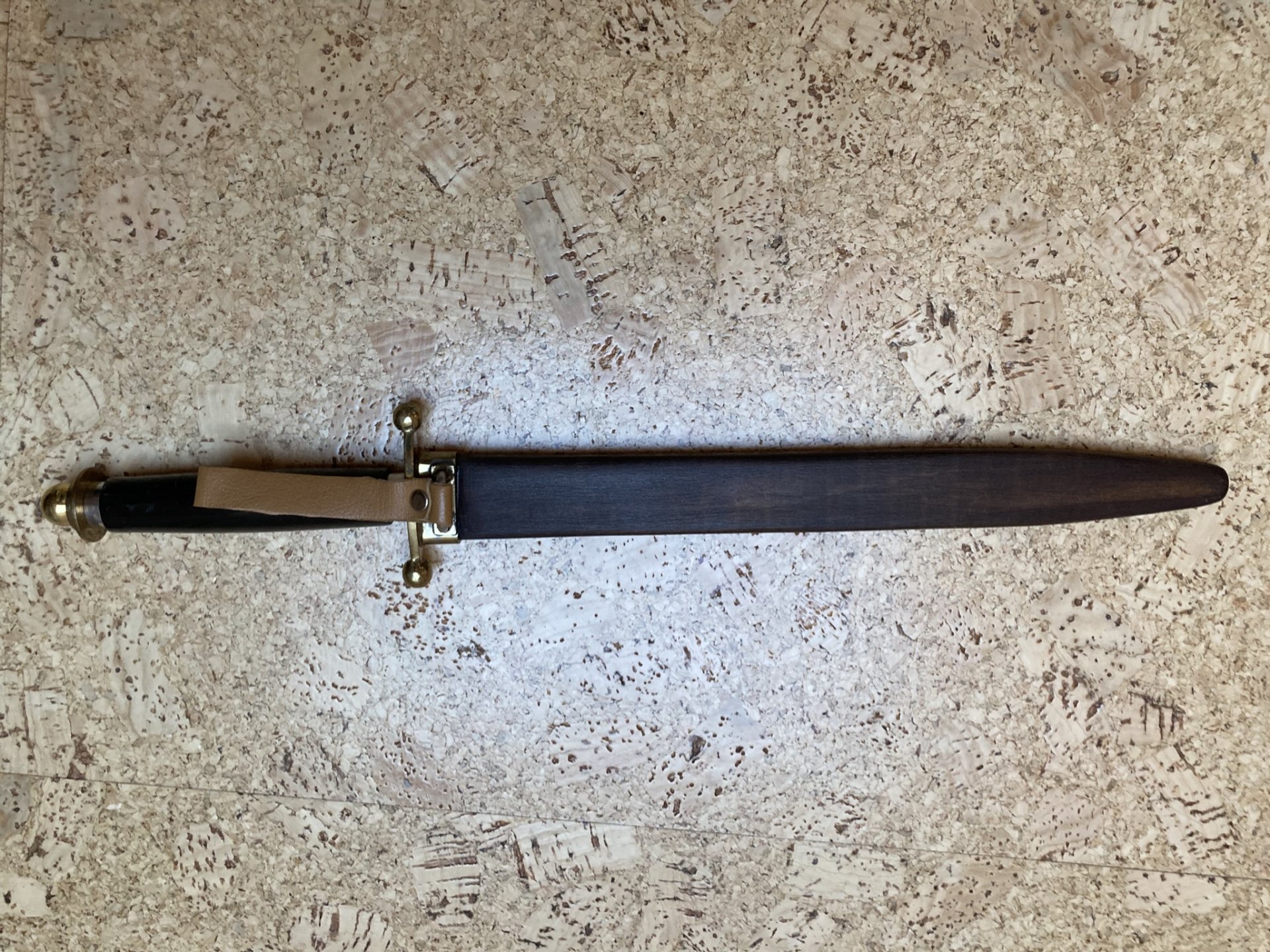 unbekannter Dolch mit Holzscheide – Bild 3