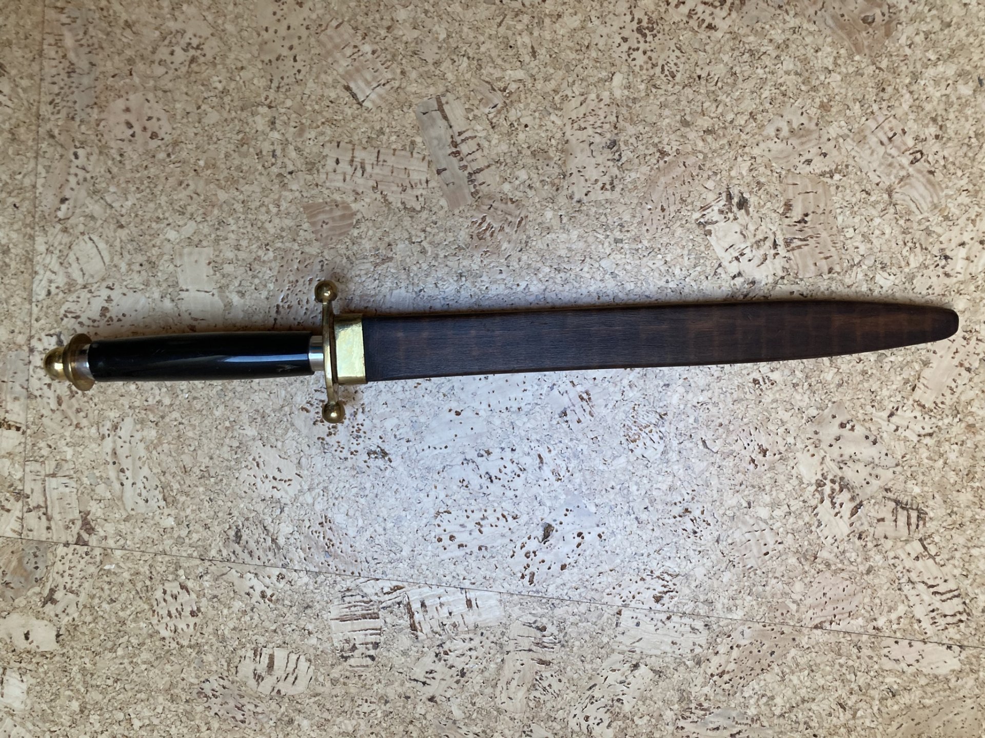 unbekannter Dolch mit Holzscheide – Bild 2