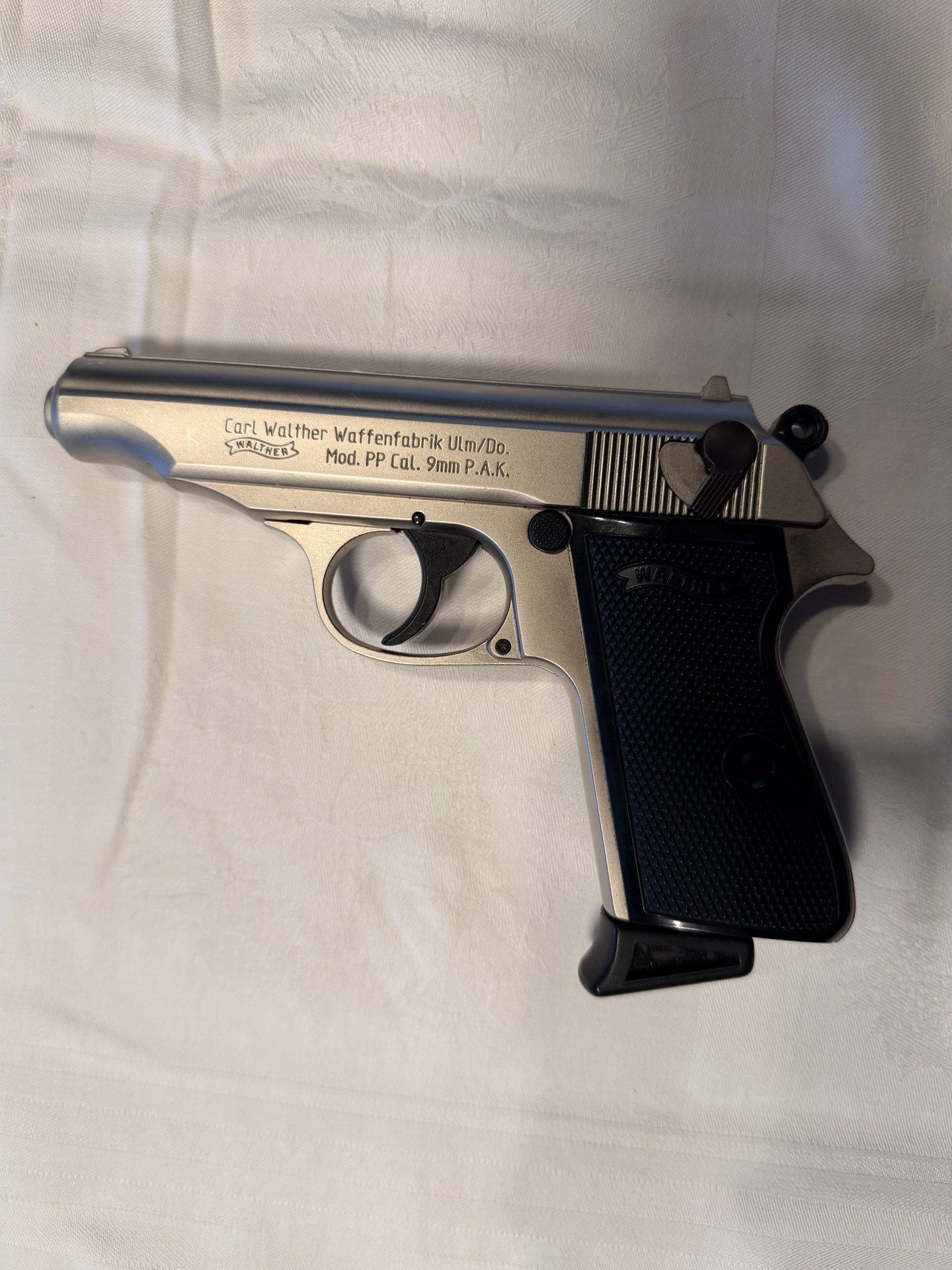 Walther PP Schreckschuss 9 mm P.A.K., nickel, PTB 620, ungeschossen, Bestzustand – Bild 1