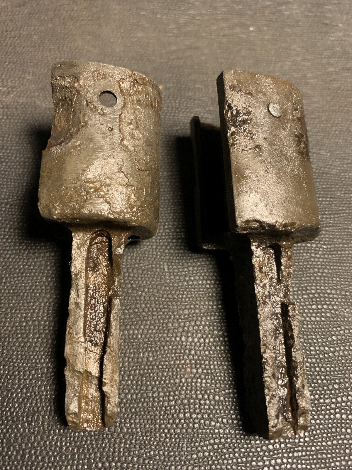 Militaria WW1 / WW2 2x Bajonnettehalter BF Mauser G98, 98k, k98, k98k, Export Nicht G43 – Bild 1