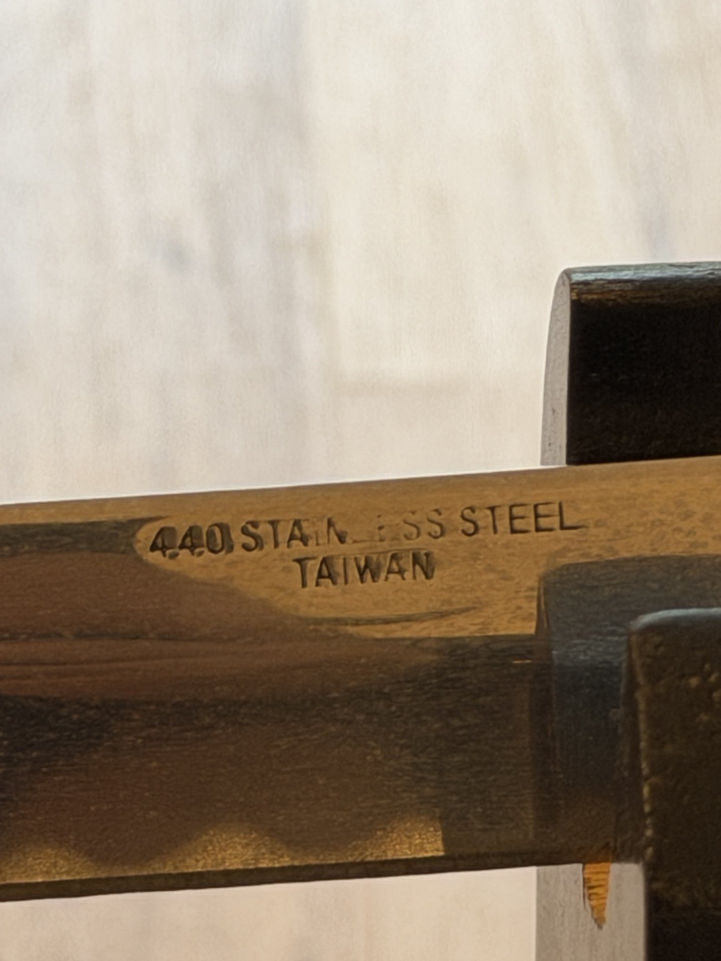 Katana / Samuraischwert mit Drachen-Motiv & Ständer – Dekowaffe (Taiwan 440er) – Bild 4