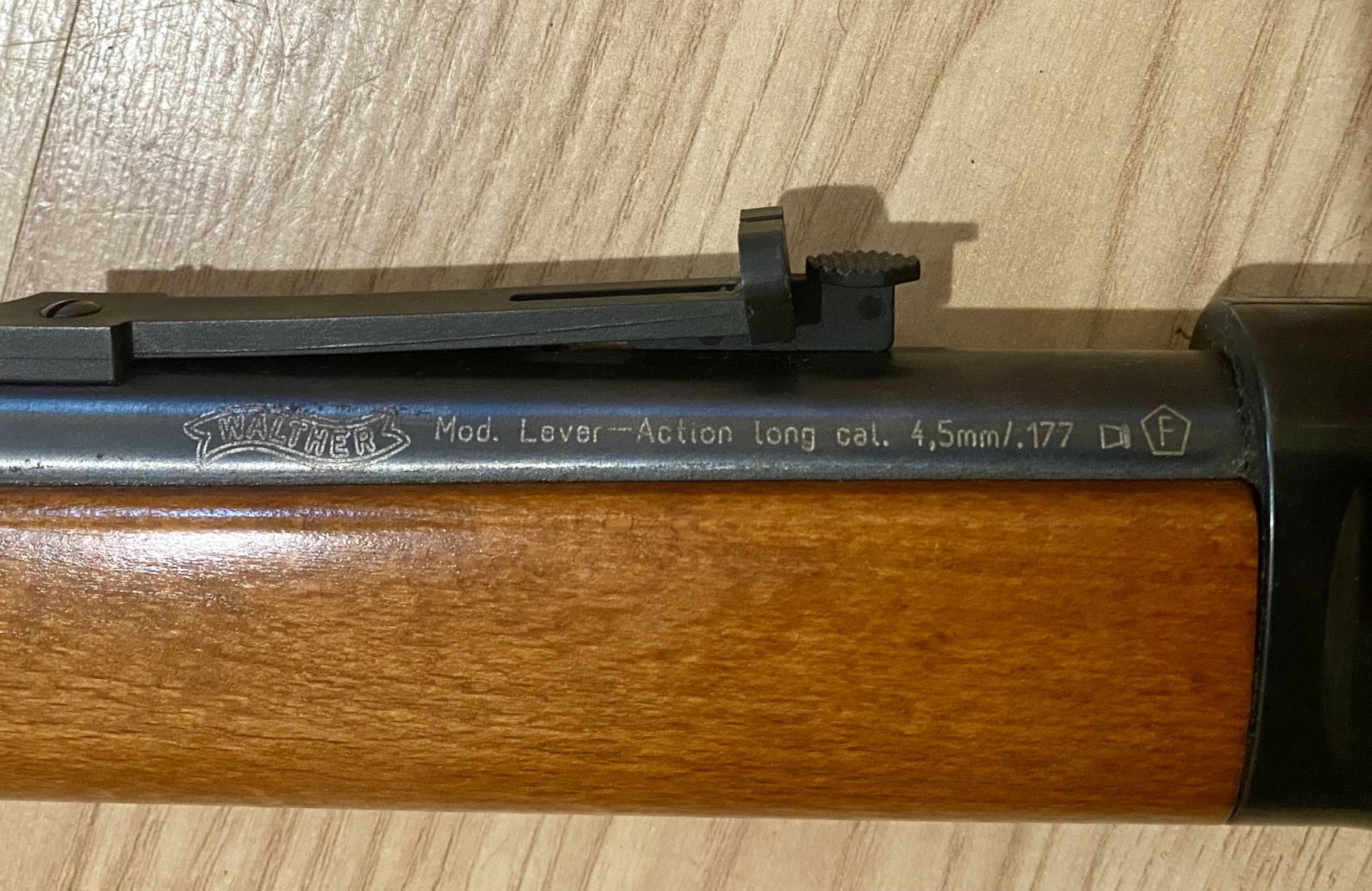 Walther Lever Action Long – CO2-Gewehr 4,5 mm (.177) Diabolo – Echtholz – Bild 3