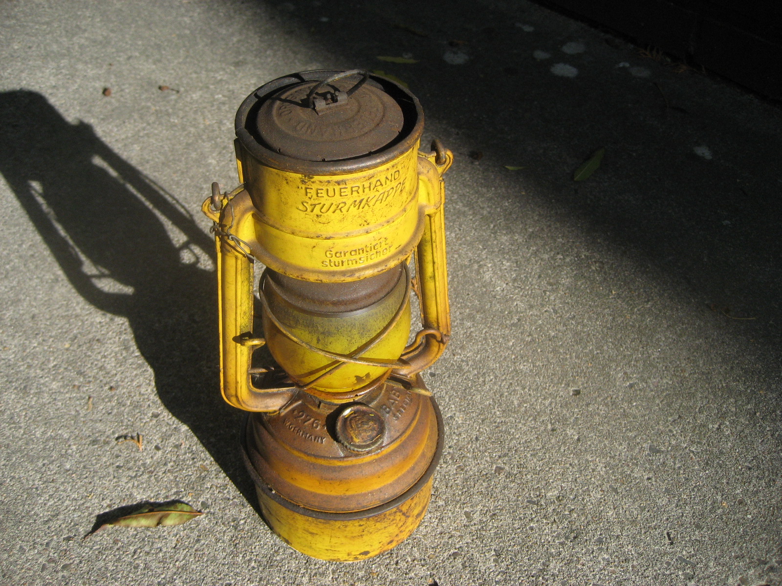 Sturmlaterne, Bunkerleuchte "Feuerhand", unger. Fundzustand – Bild 1