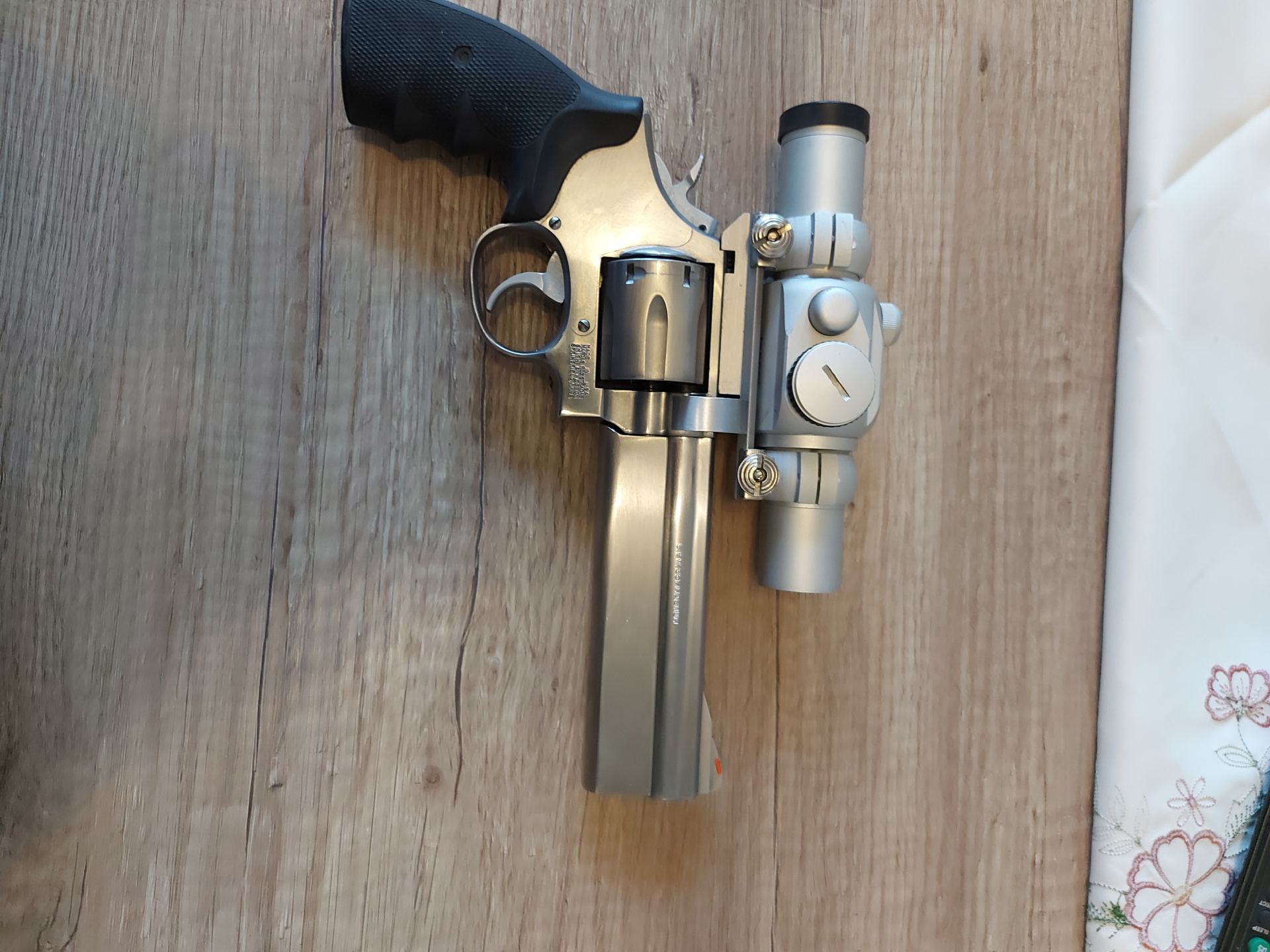 Revolver Smith & Wesson , Model 686 – 4 Zoll Stainless – Bild 2